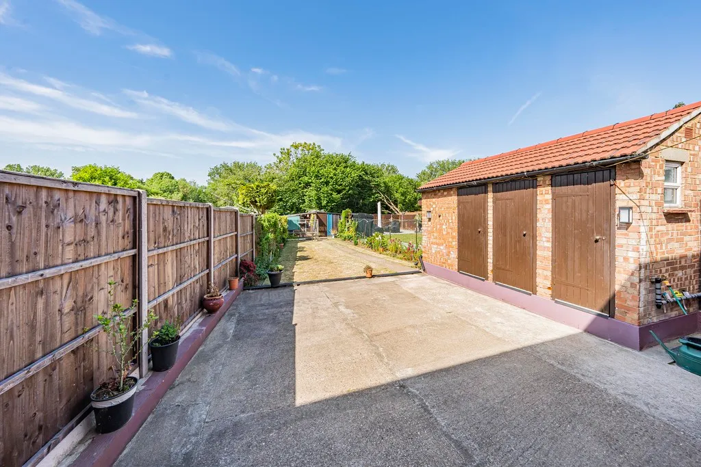St. Marys Road, Harefield, UB9, photo 22