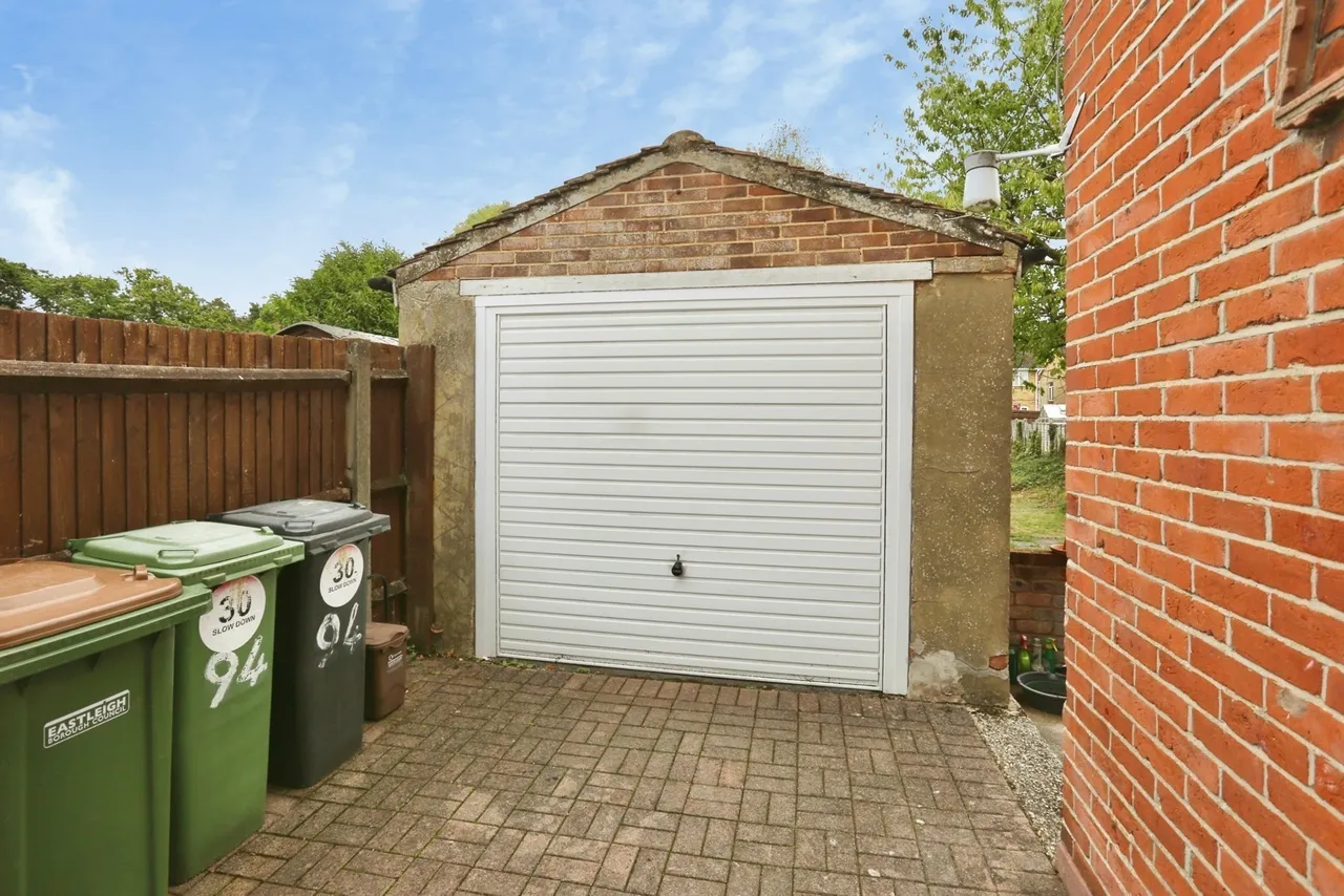 Station Road, Netley Abbey, SO31, photo 18