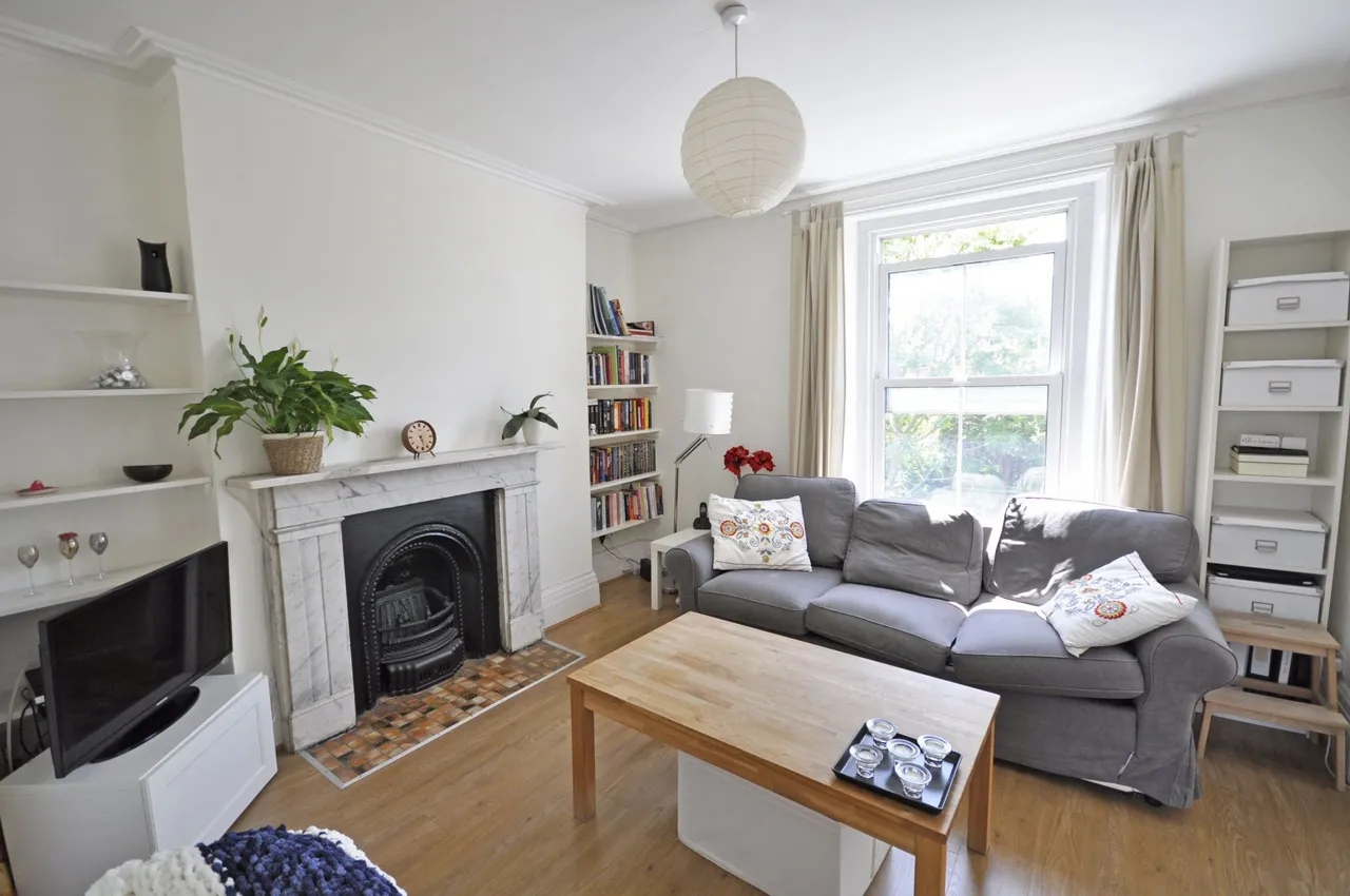 1 bed property to rent — Rosemary Lane, Mortlake, SW14 7HG