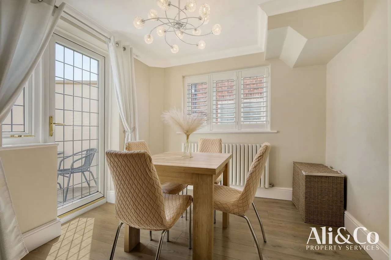 Second Avenue, Stanford-le-Hope, Essex, SS17 8DS, photo 11