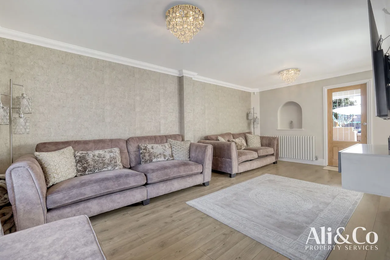 Second Avenue, Stanford-le-Hope, Essex, SS17 8DS, photo 10