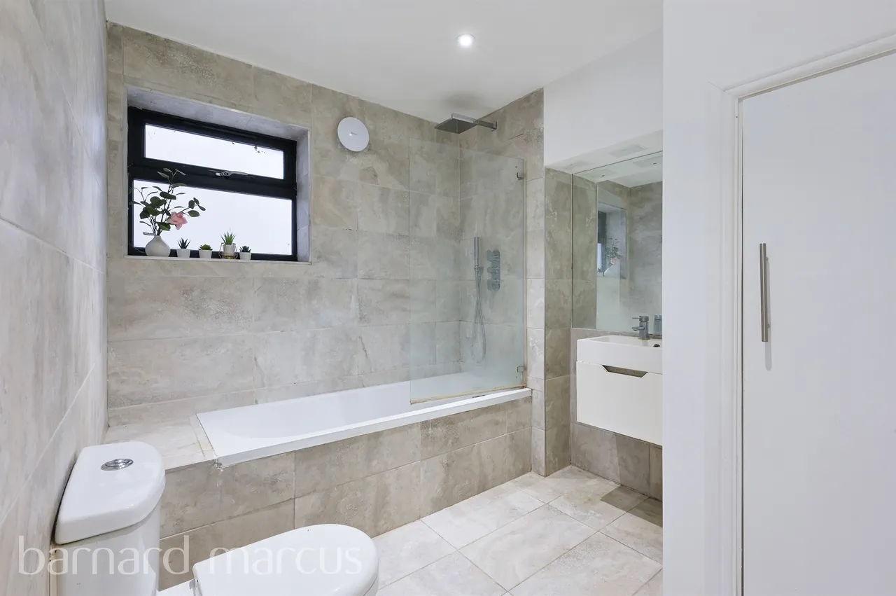 East Street, Epsom, photo 10