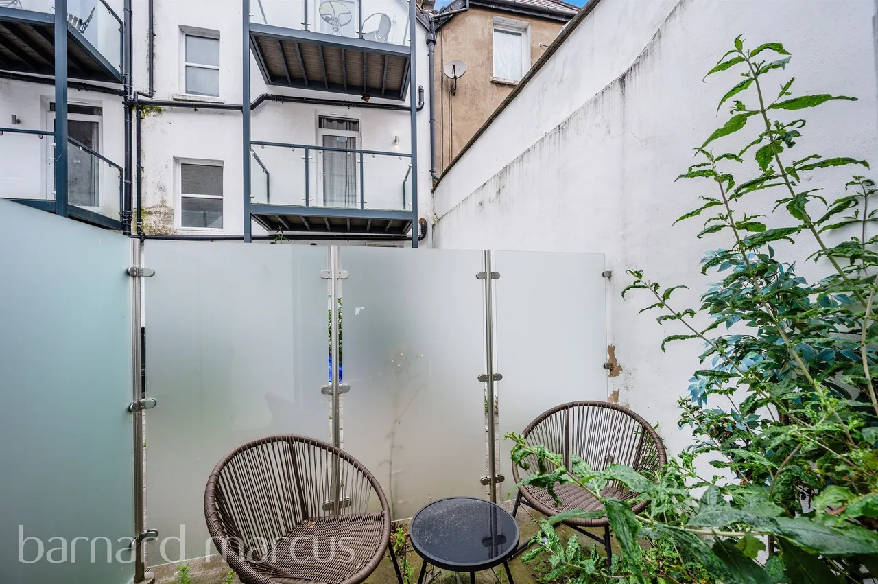 East Street, Epsom, photo 8