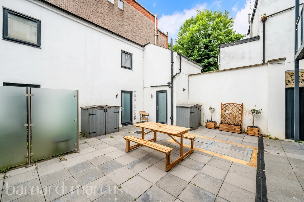 East Street, Epsom, photo 5