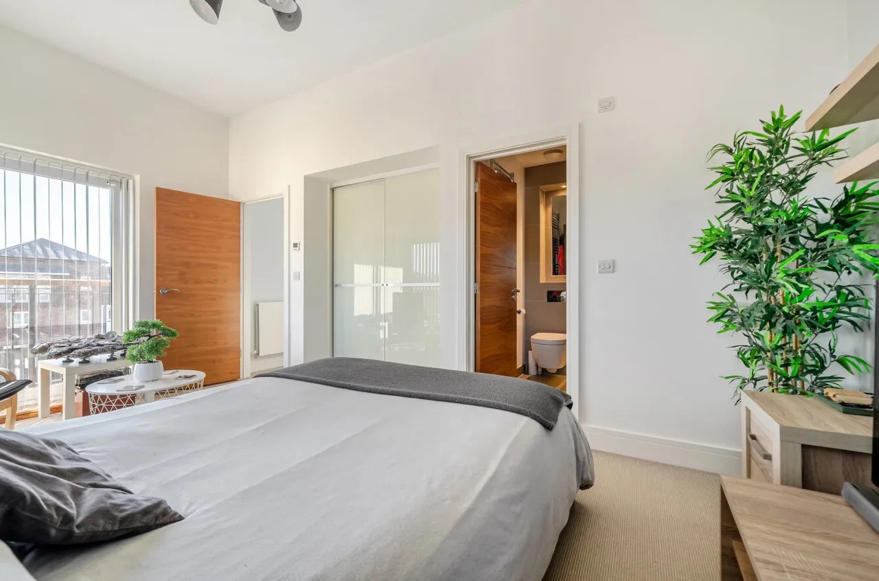 Willowbourne, Fleet, Hampshire, GU51 5AB, photo 12