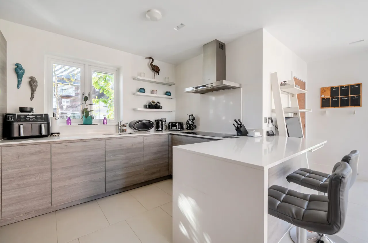 Willowbourne, Fleet, Hampshire, GU51 5AB, photo 7