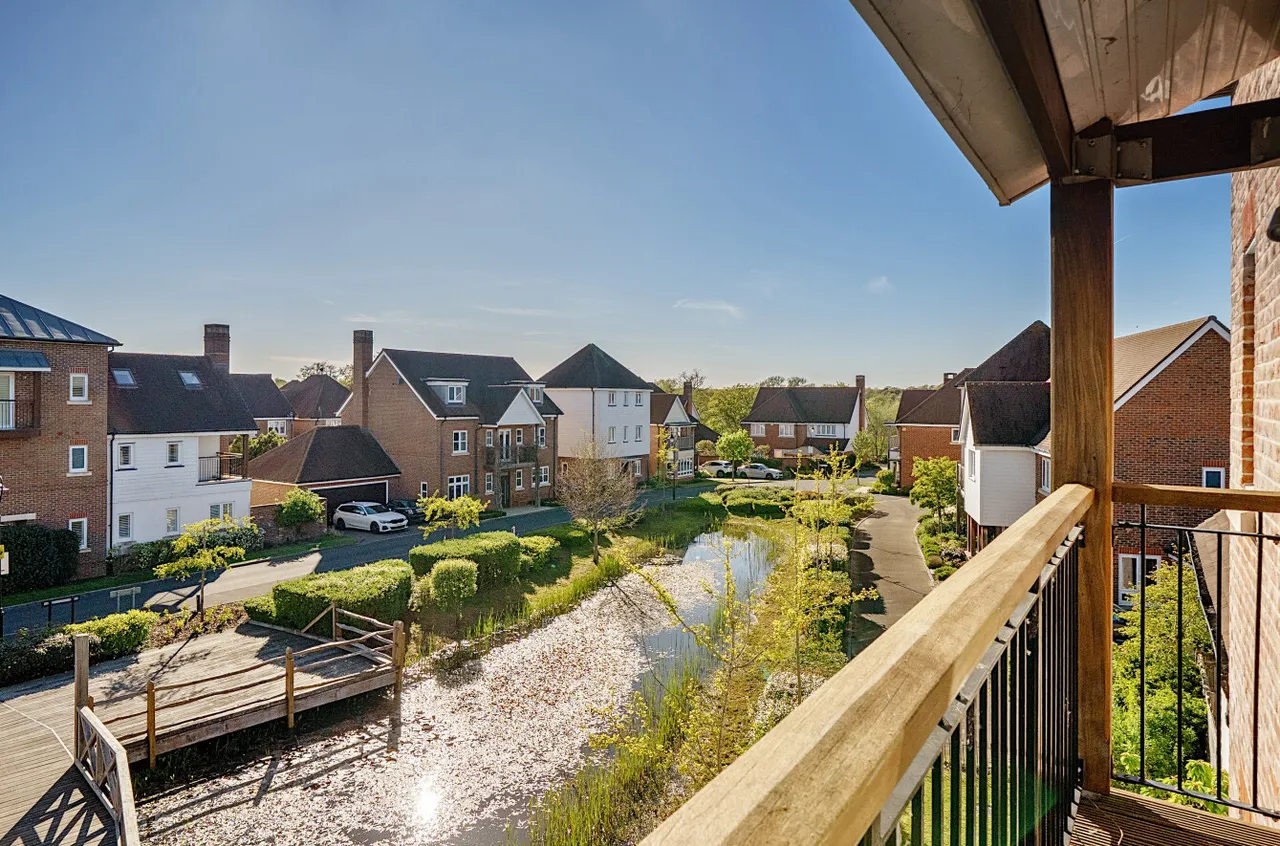Willowbourne, Fleet, Hampshire, GU51 5AB, photo 13