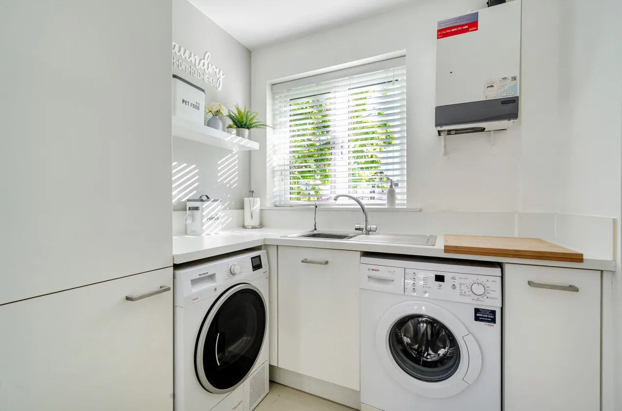 Willowbourne, Fleet, Hampshire, GU51 5AB, photo 8