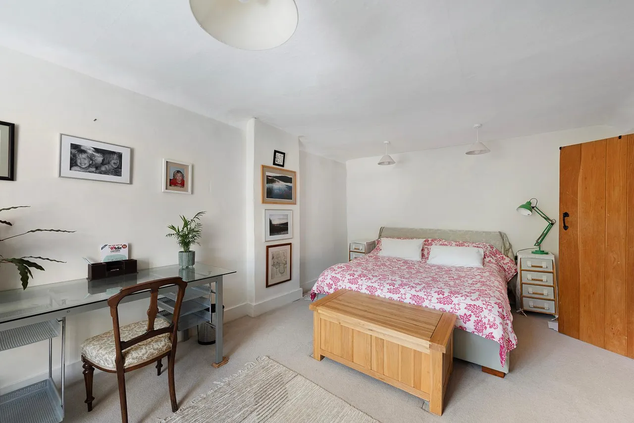High Street, Barkway, SG8, photo 13