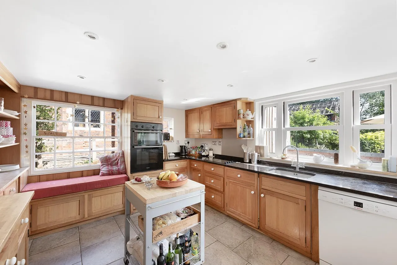 High Street, Barkway, SG8, photo 8