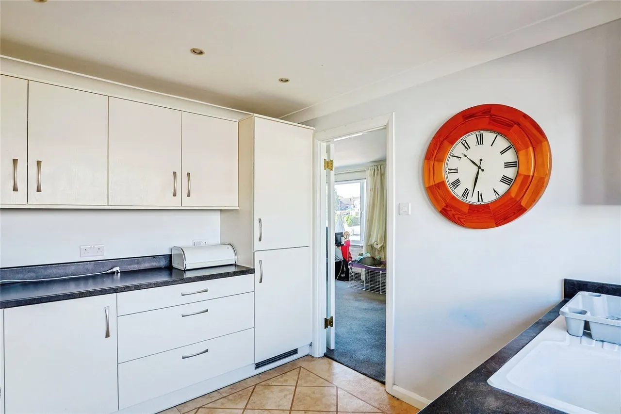 Knights Road, Bearwood, BH11, photo 5