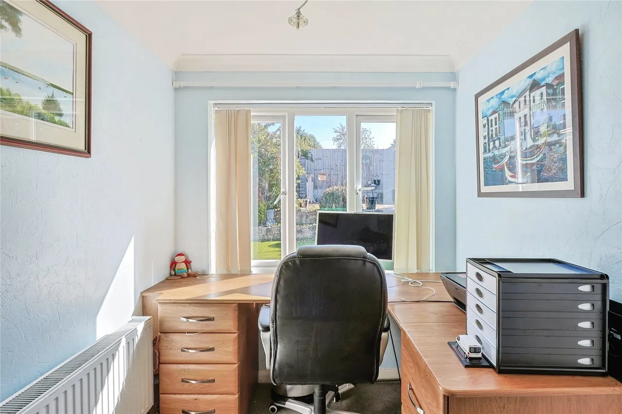 Knights Road, Bearwood, BH11, photo 8