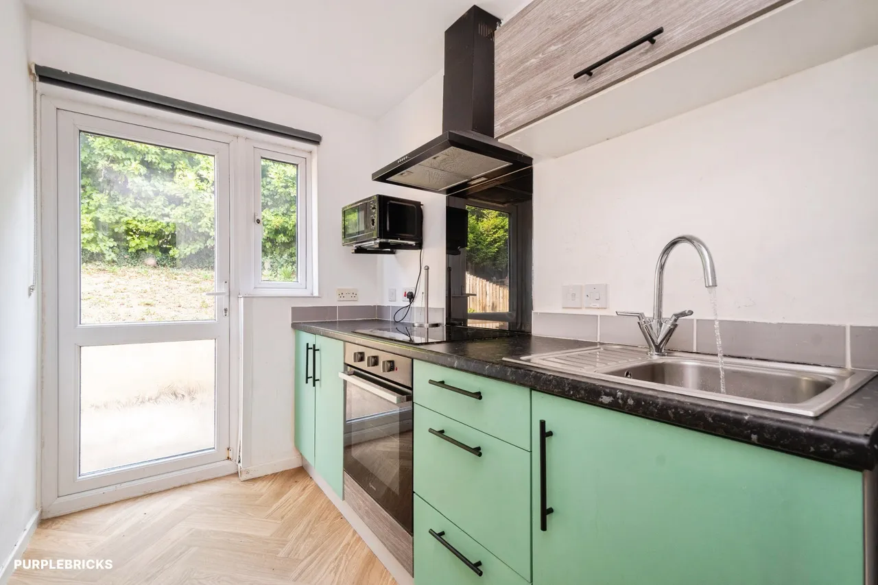 1 bed flat for sale — Corner Brake, Plymouth