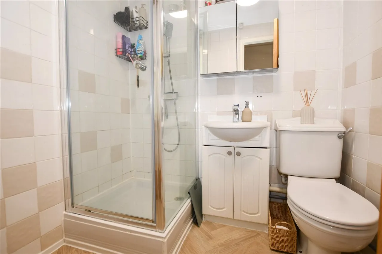 Aquila Close, Wokingham, Berkshire, RG41, photo 5