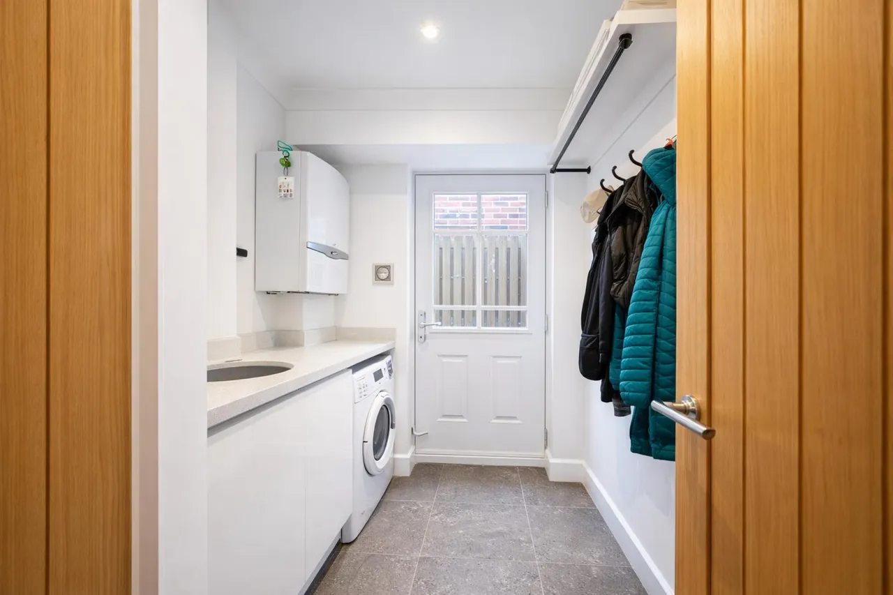 Stunning Family Home - Ashford, photo 10