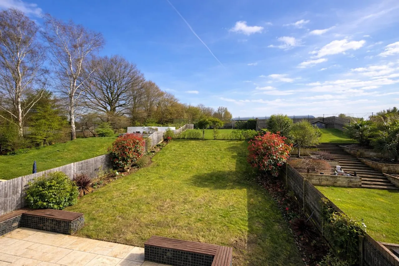 Stunning Family Home - Ashford, photo 5