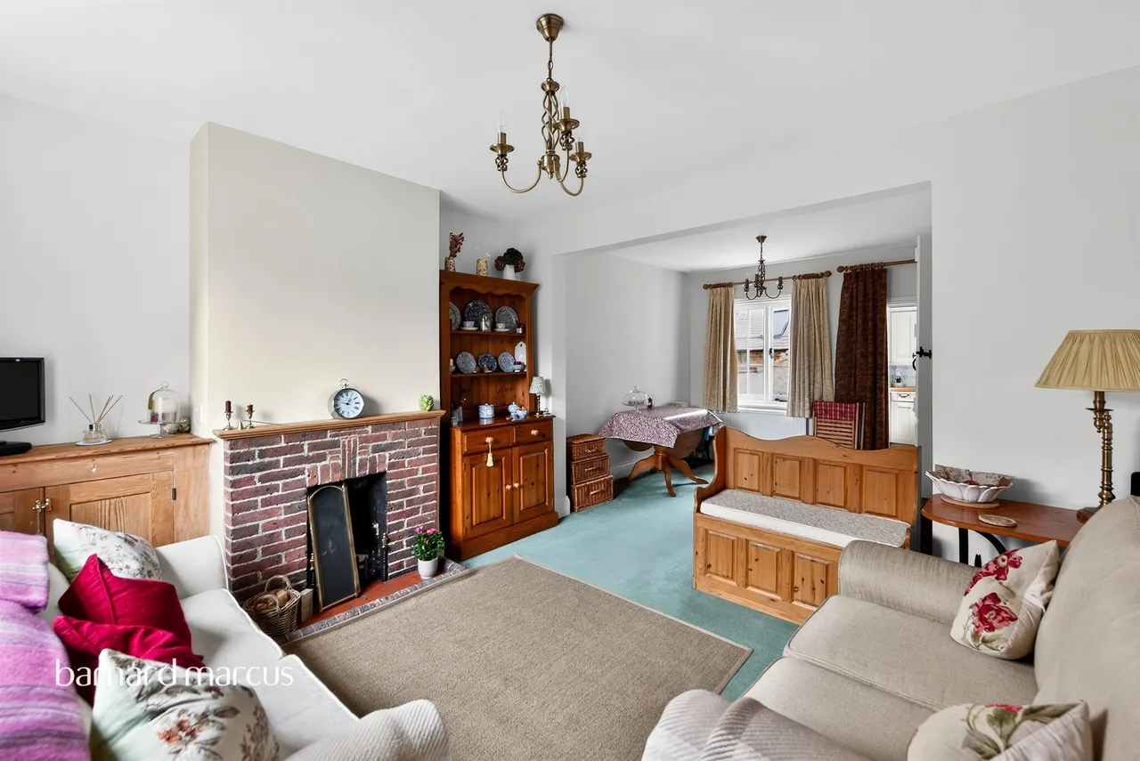 Barfields, Bletchingley, RH1, photo 4