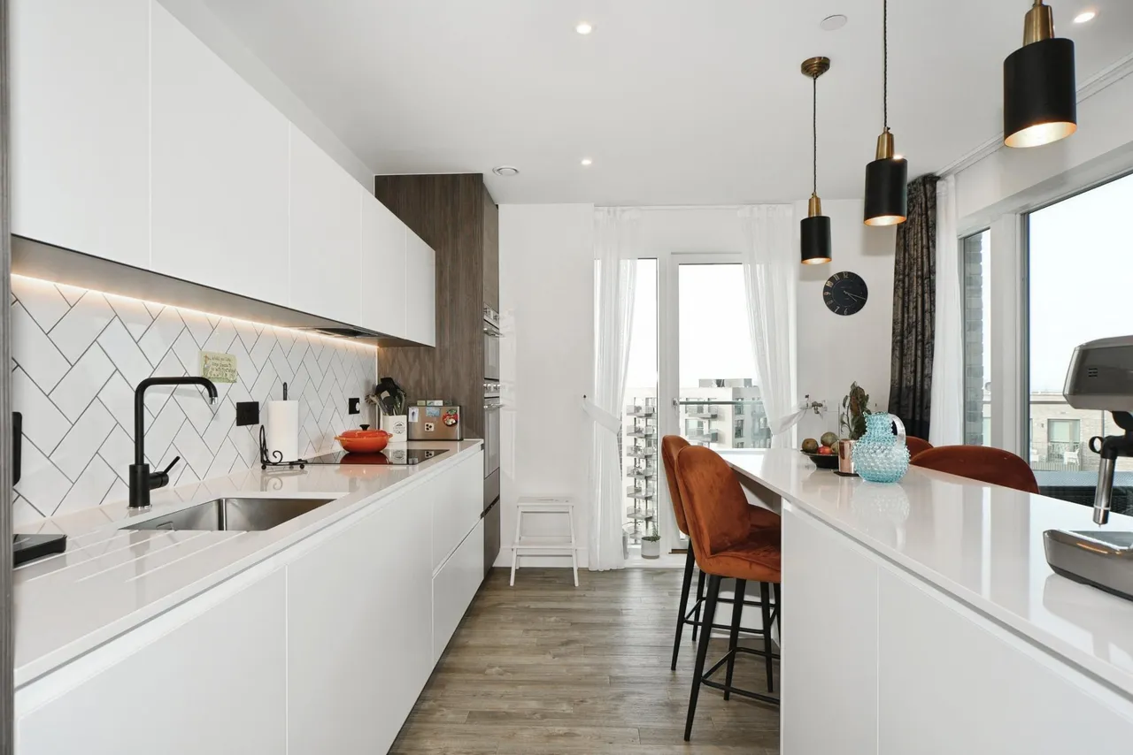 3 bed flat for sale, Plowden Road, London, SE3