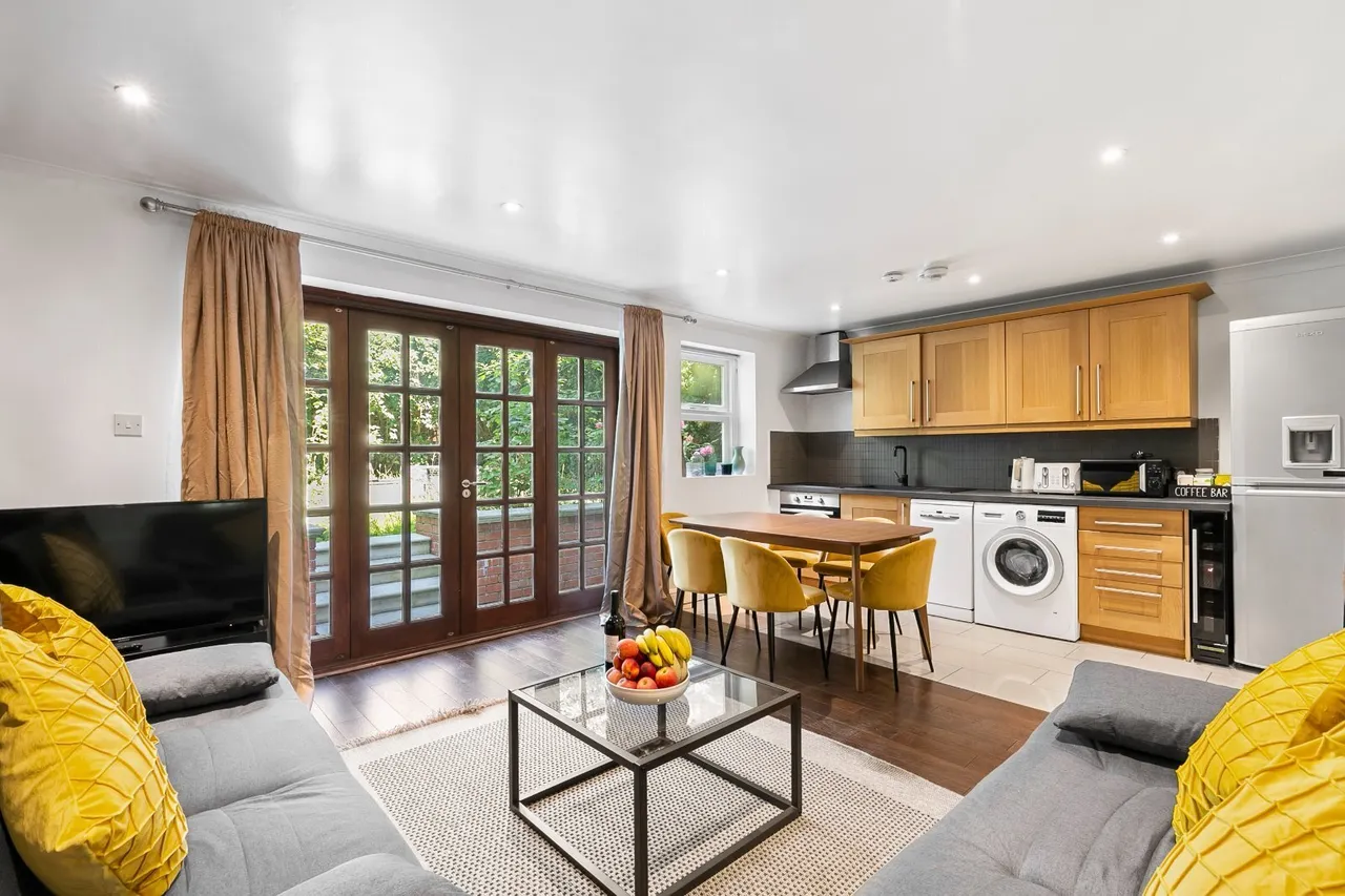 Stock Orchard Crescent, Islington, N7, photo 2