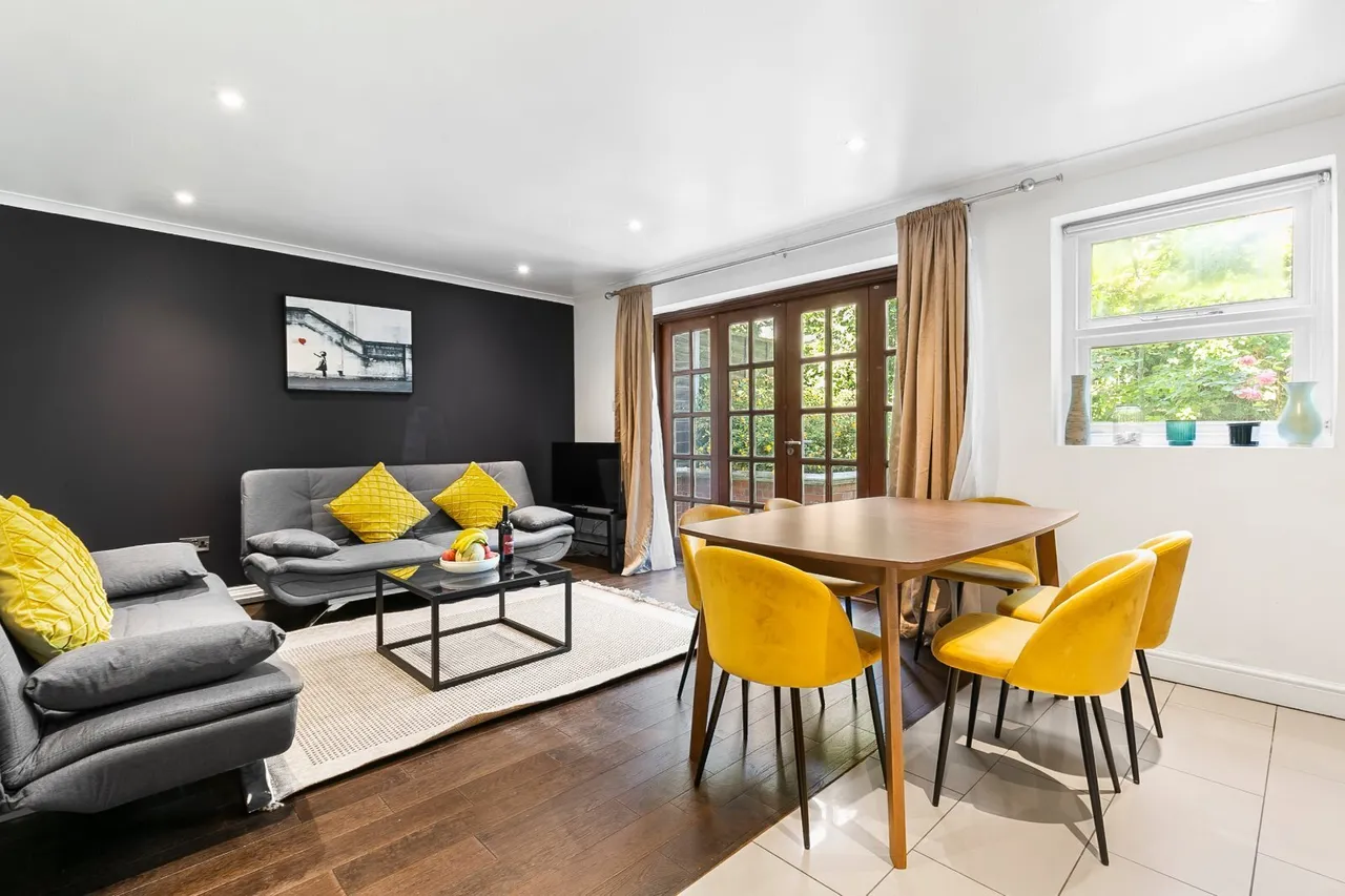 3 bed flat to rent, Stock Orchard Crescent, Islington, N7