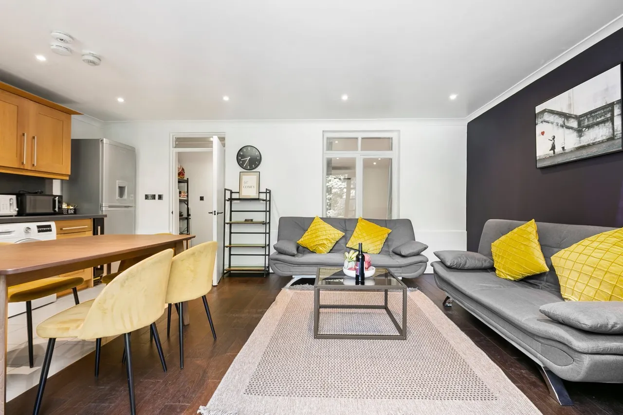 Stock Orchard Crescent, Islington, N7, photo 4