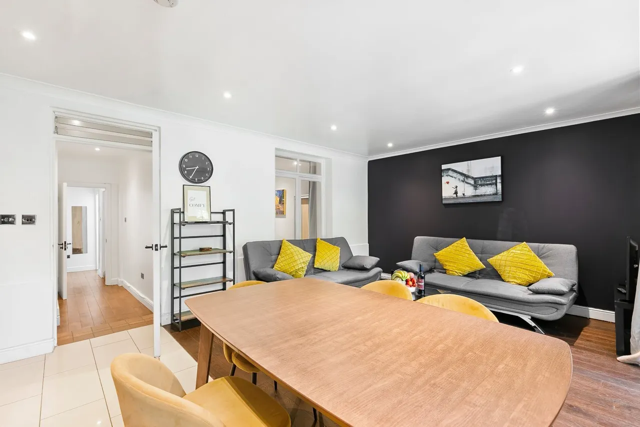 Stock Orchard Crescent, Islington, N7, photo 11