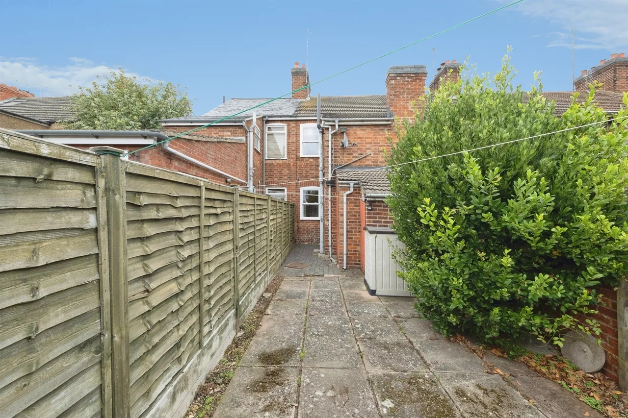Bury Avenue, Newport Pagnell, MK16, photo 14