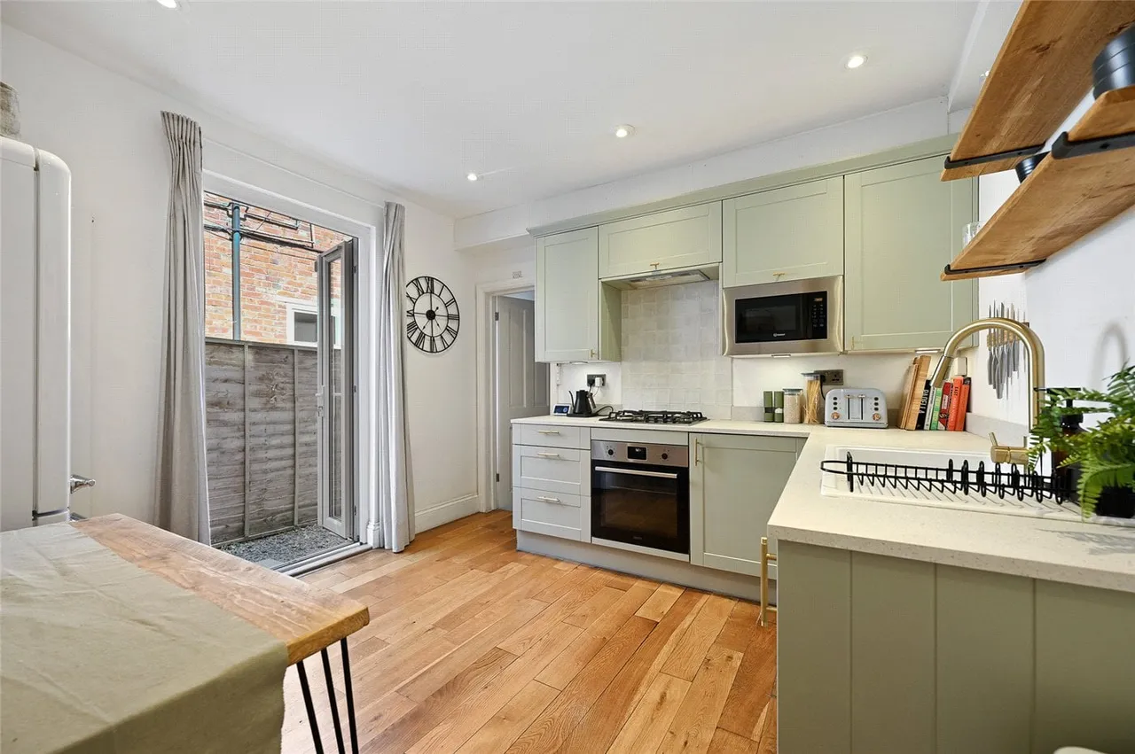 2 bed flat for sale — Oaklands Grove, London, W12
