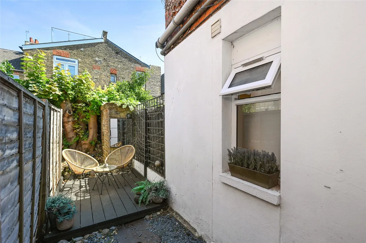 Oaklands Grove, London, W12, photo 2