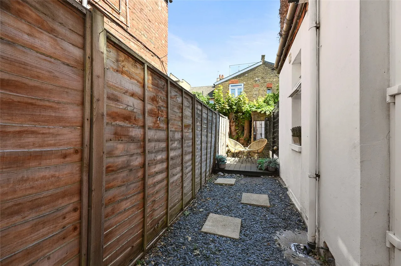 Oaklands Grove, London, W12, photo 5