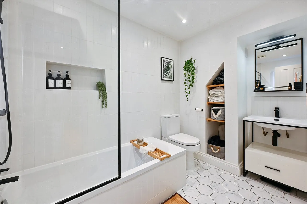 Oaklands Grove, London, W12, photo 4