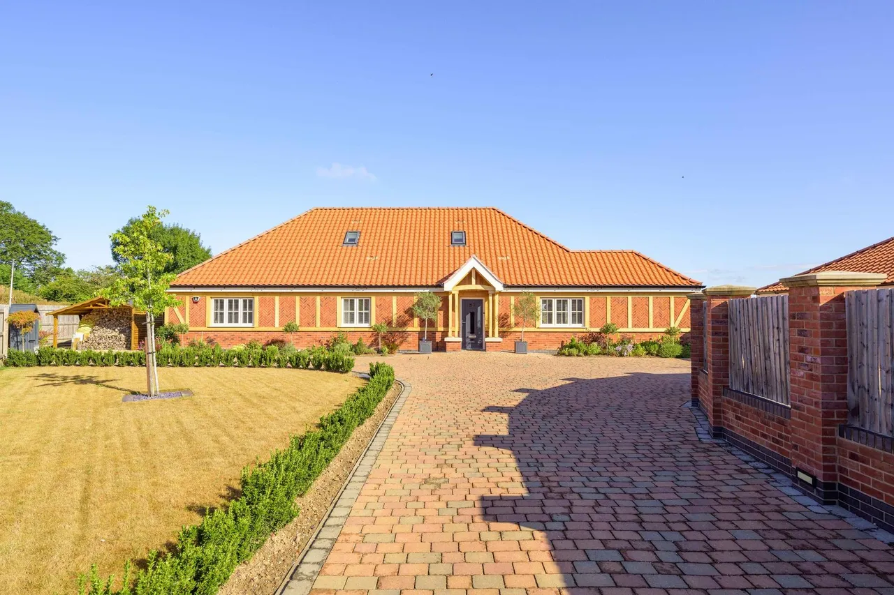 Meadowfields, Kirton End, PE20, photo 48