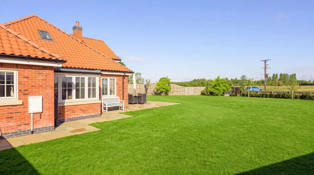 Meadowfields, Kirton End, PE20, photo 37