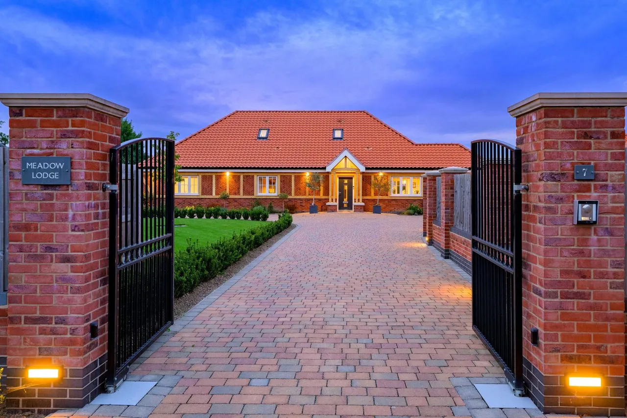 Meadowfields, Kirton End, PE20, photo 33