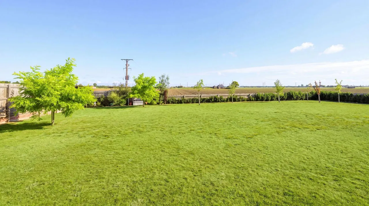 Meadowfields, Kirton End, PE20, photo 5