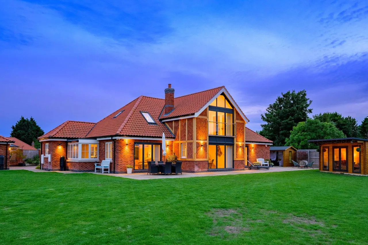 Meadowfields, Kirton End, PE20, photo 4