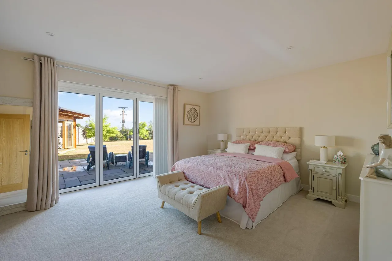 Meadowfields, Kirton End, PE20, photo 18