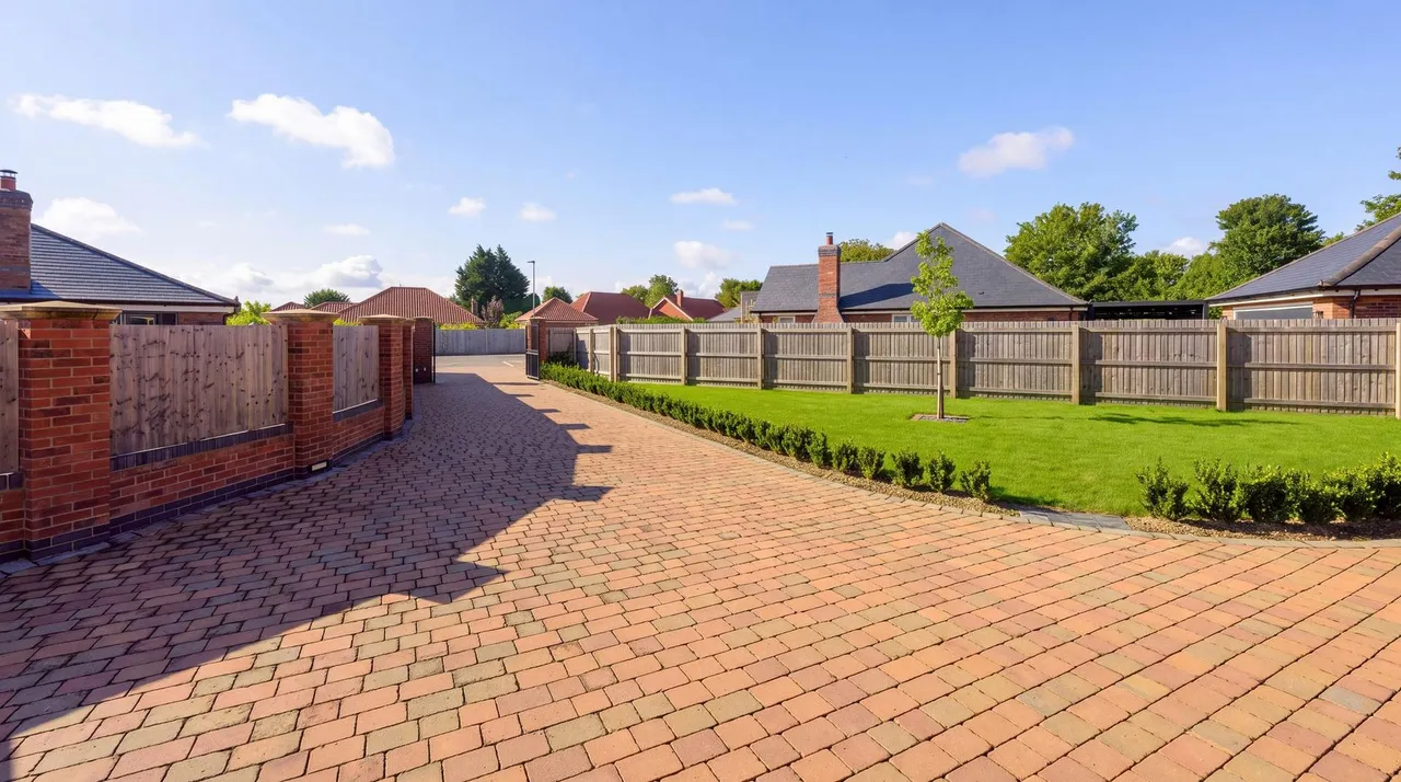 Meadowfields, Kirton End, PE20, photo 45