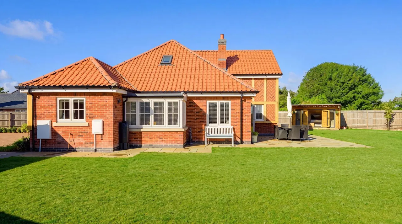 Meadowfields, Kirton End, PE20, photo 36