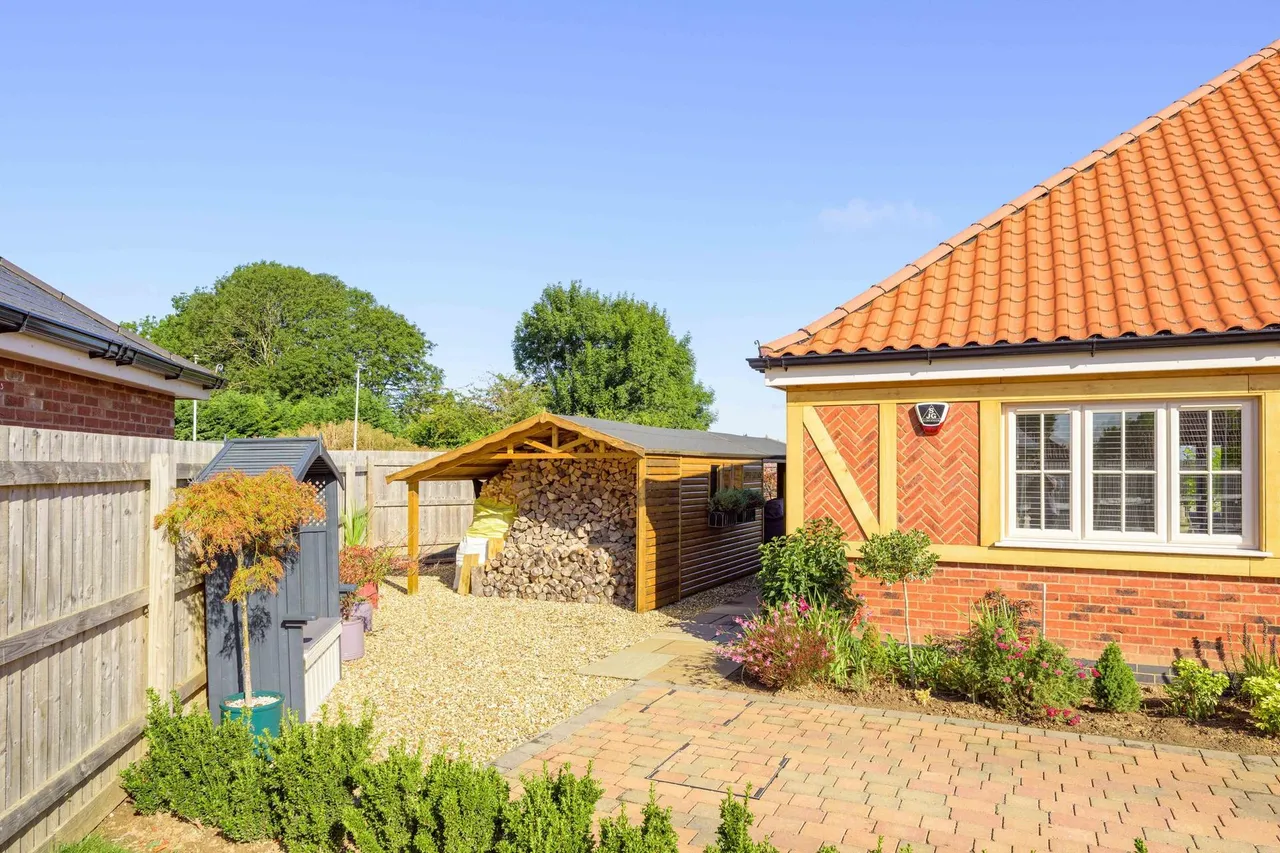 Meadowfields, Kirton End, PE20, photo 42