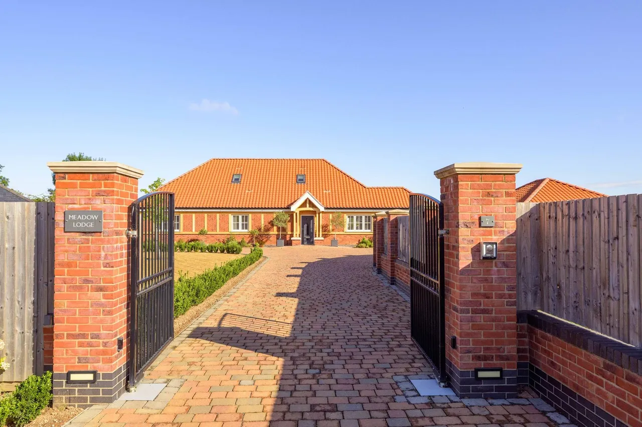 Meadowfields, Kirton End, PE20, photo 50