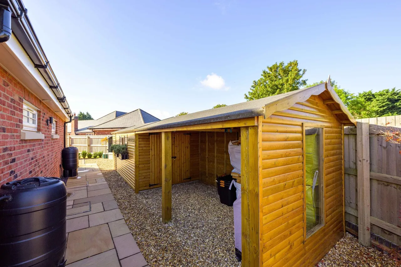 Meadowfields, Kirton End, PE20, photo 44