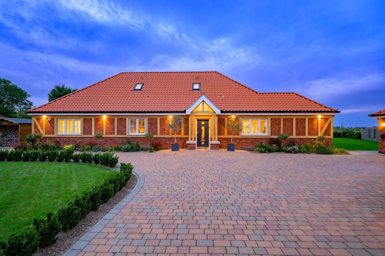 Meadowfields, Kirton End, PE20, photo 32