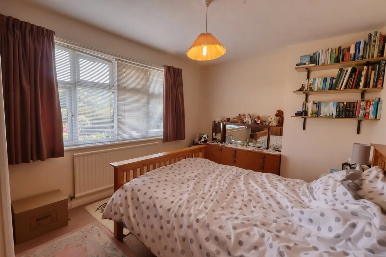 Chinnor Road, Princes Risborough, HP27, photo 9