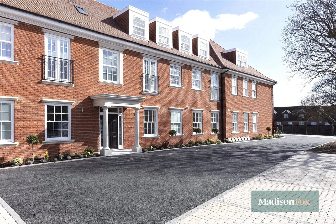 Manor Road, Chigwell, IG7, photo 19