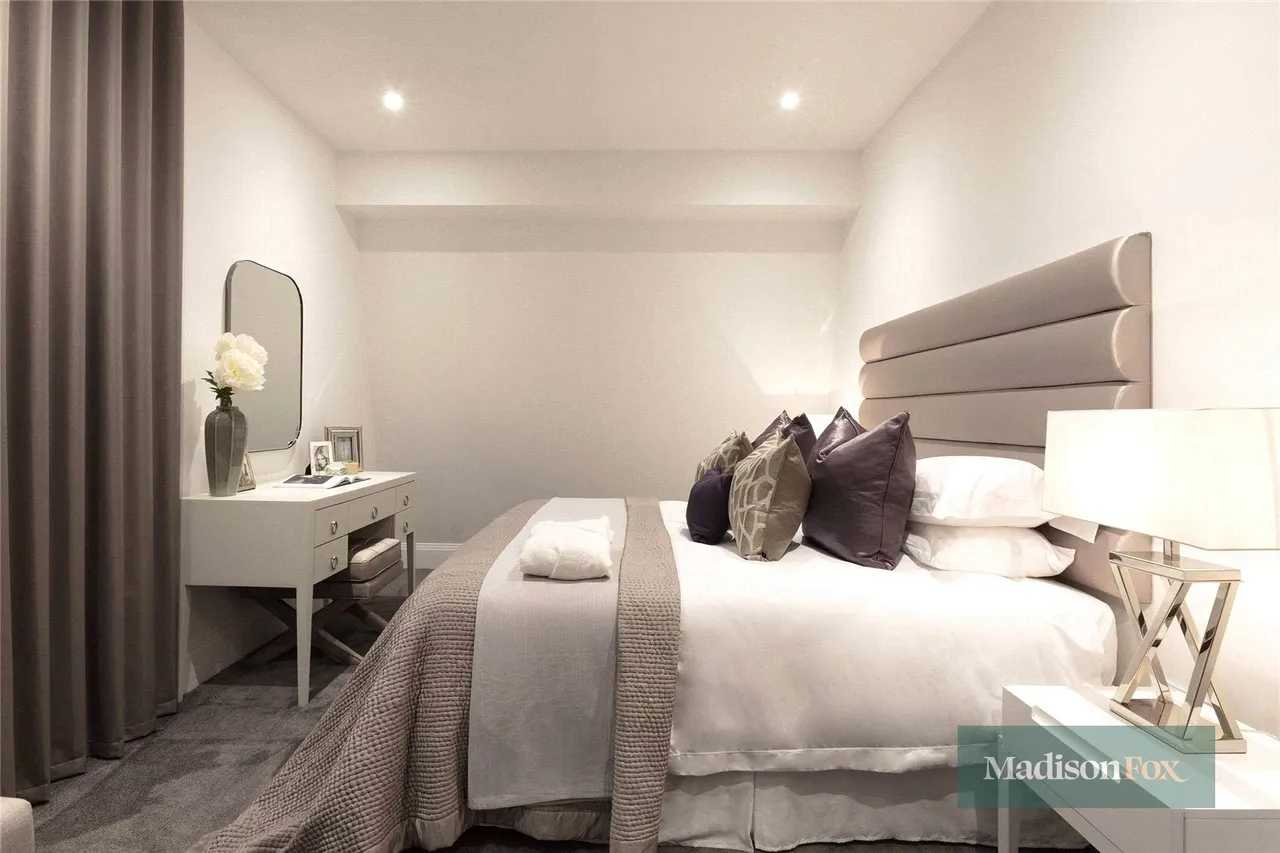Manor Road, Chigwell, IG7, photo 14
