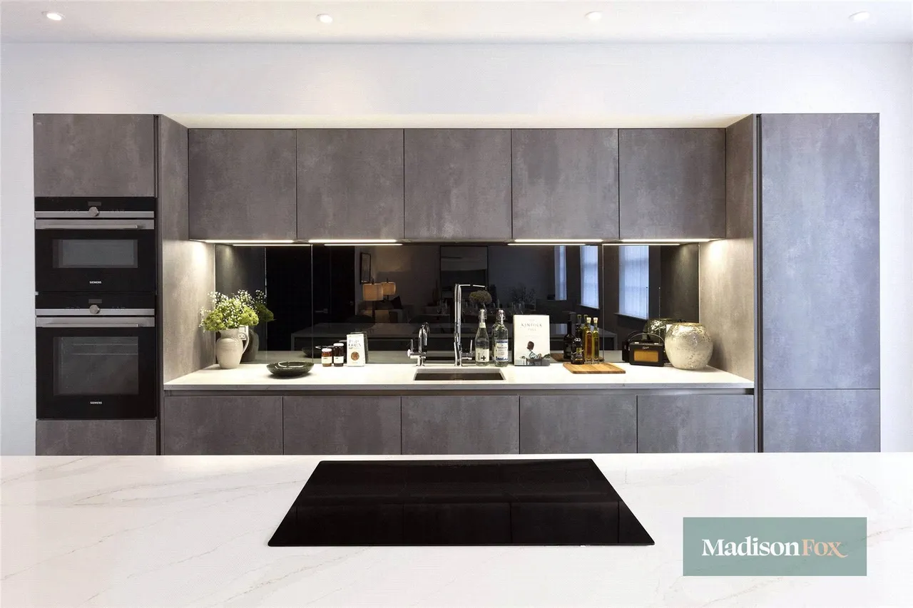 Manor Road, Chigwell, IG7, photo 5