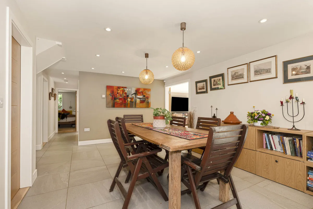 Walliswood, RH5, photo 8