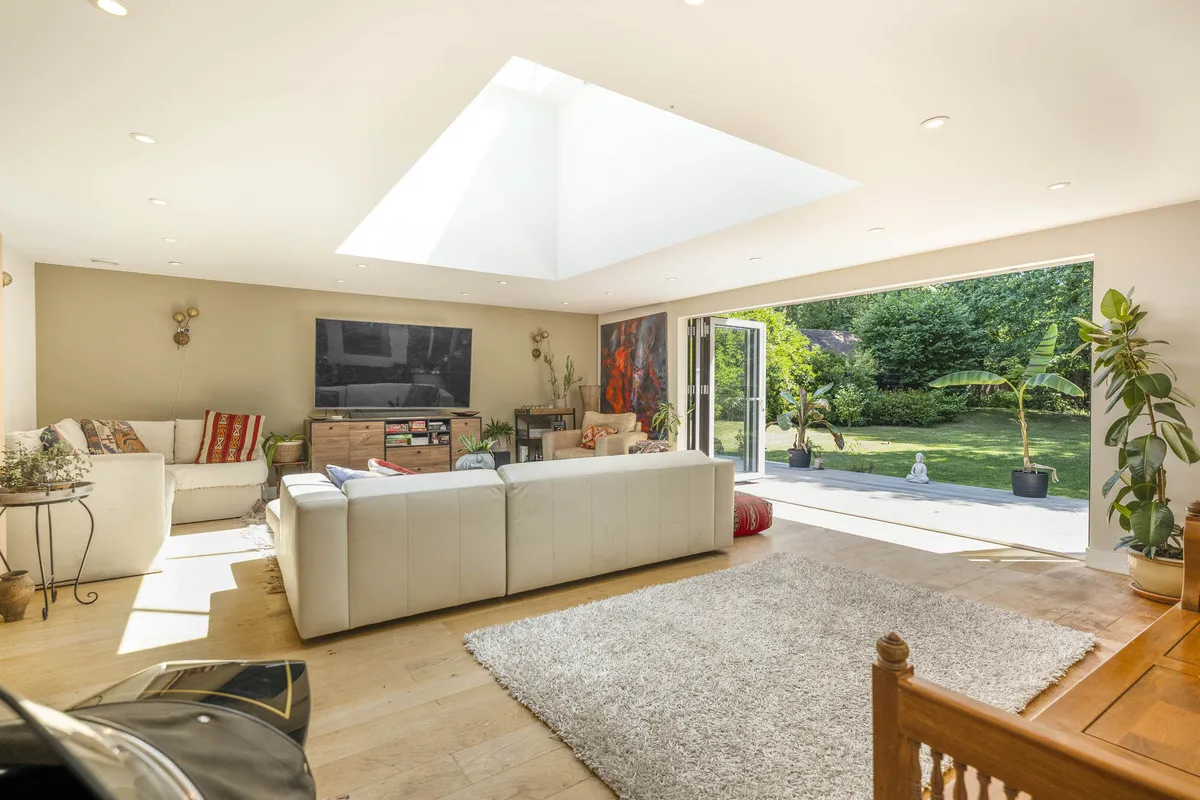 Walliswood, RH5, photo 10