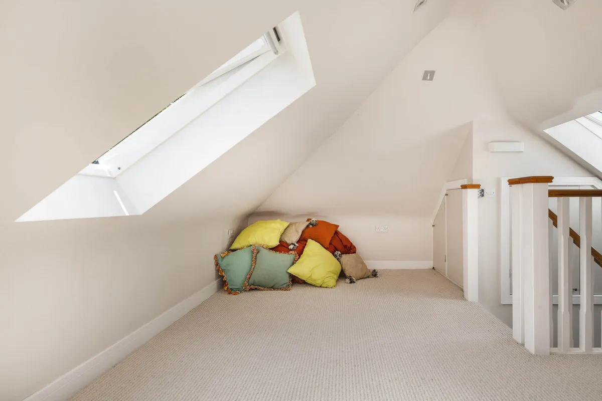 Walliswood, RH5, photo 15